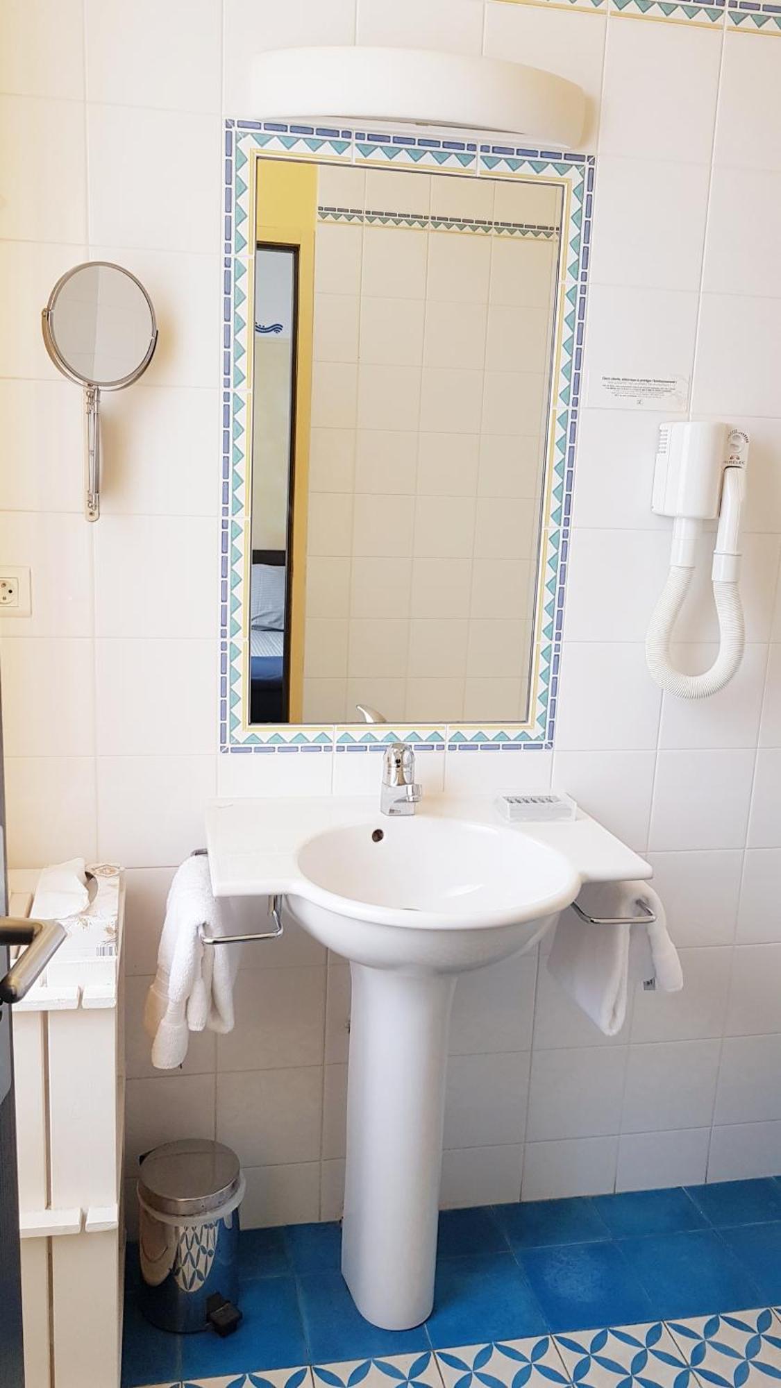 קרוזון Hotel De La Presqu'Ile מראה חיצוני תמונה